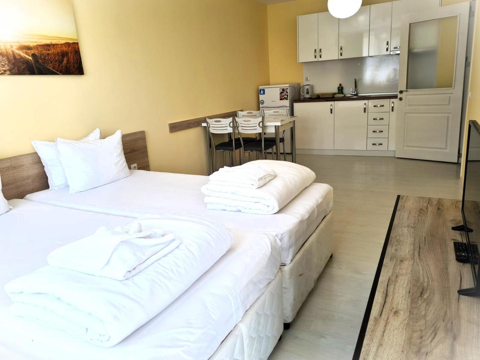 Apartments Stamopolu Lux With Pool View Primorsko Exterior foto